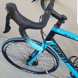 Giant DEFY ALUXX  M/L