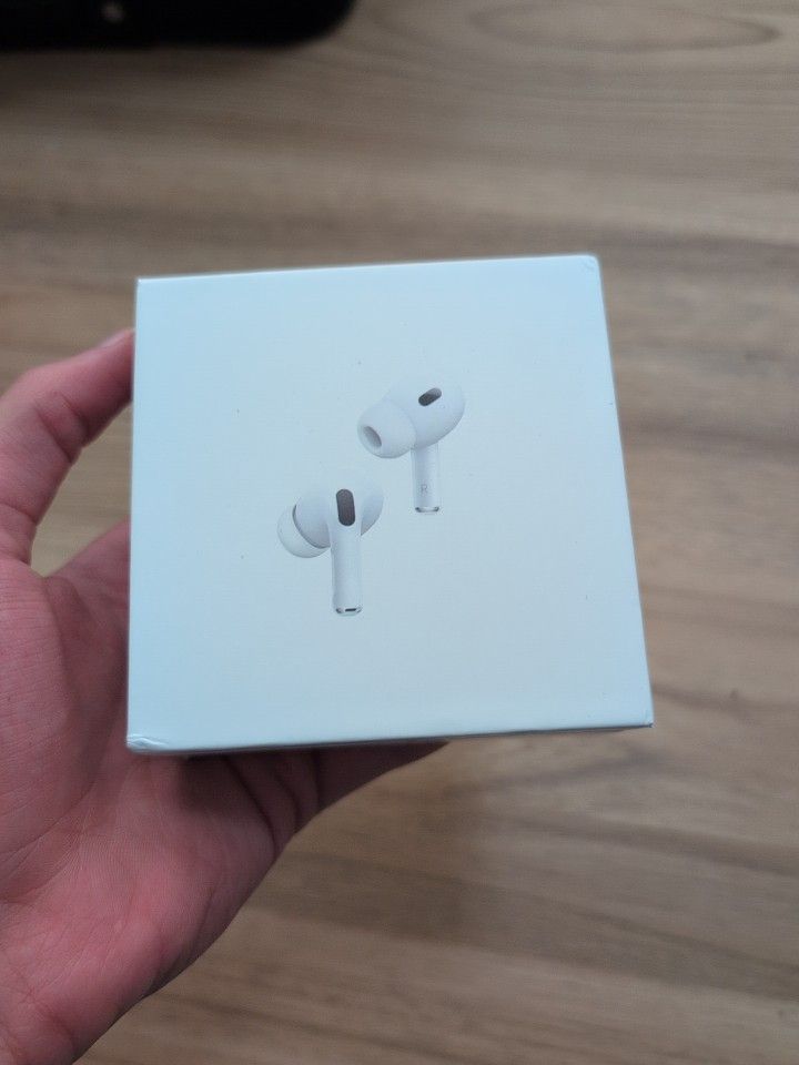 Airpod Pro 2s With Charging Case