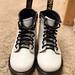 Dr. Martens kids shoes 8c