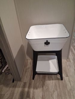 Beverage Stand/ Holder