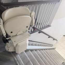 Motorized Stair Lift Chair – Fully Functional, Excellent Condition