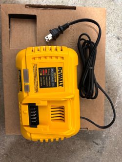 DEWALT 20V MAX / 60V MAX FLEXVOLT Lithium-Ion Fan Cooled Fast Battery Charger