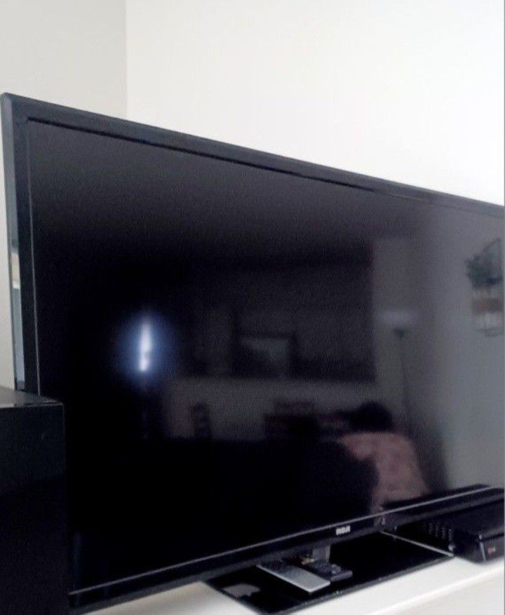 RCA 46inch TV (LED/HDTV)