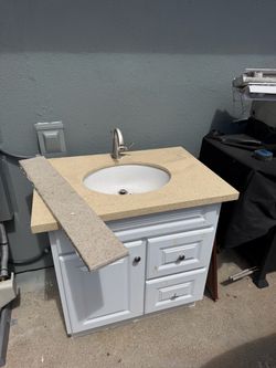 Bathroom sink