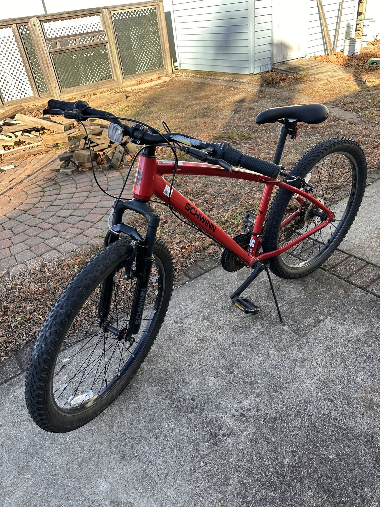 Schwinn Ranger 26” Adult mountain bike - red