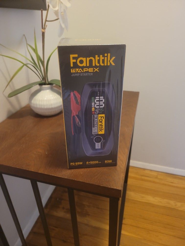 Rechargeable Fanttik T9 APEX 3000 Amp Jump Starter. PD 65W Fast Charger