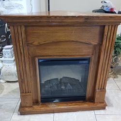 Wood CORNER ELECTRIC FIREPLACE 42 L x 36 W EXCELLENT CONDITION $200 