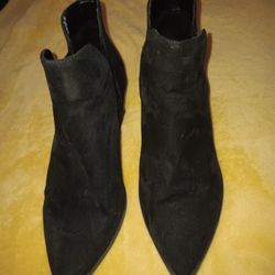 Women's Size 8.5, Universal Thread Ankle Boots 