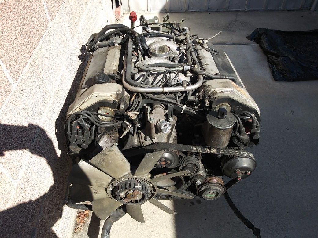 Mercedes Benz 400E 8 Cylinder Engine And Trans