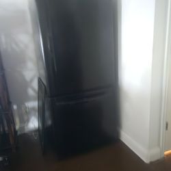 FRIDGE WORKS PERFECTLY  