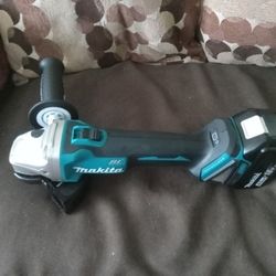 New makita. Grinder with a 4.0battery