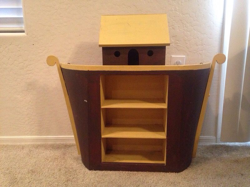 Unique Noah's Ark Bookshelf