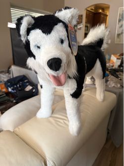 NWT Life Size Melissa & Doug Husky Dog