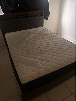 QUEEN SIZE mattress w LED lights A Charger Port HEADBOARD & STORAGE shelves .