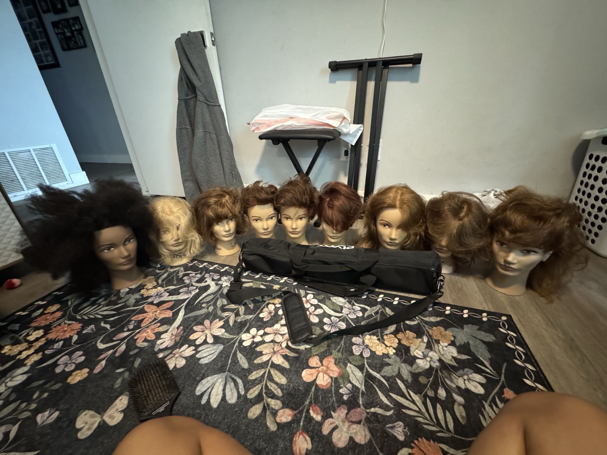 9 Human Hair Doll Heads and Pivot Point Tripod With Carrying Bag