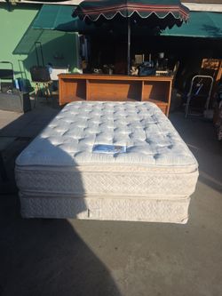 Full Size Bed With Solid Oak Headboard