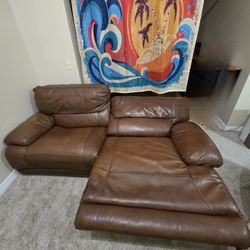 Power Electric Leather Recliner Couch – Good Condition