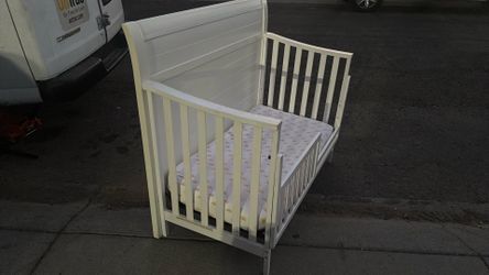 Infant crib