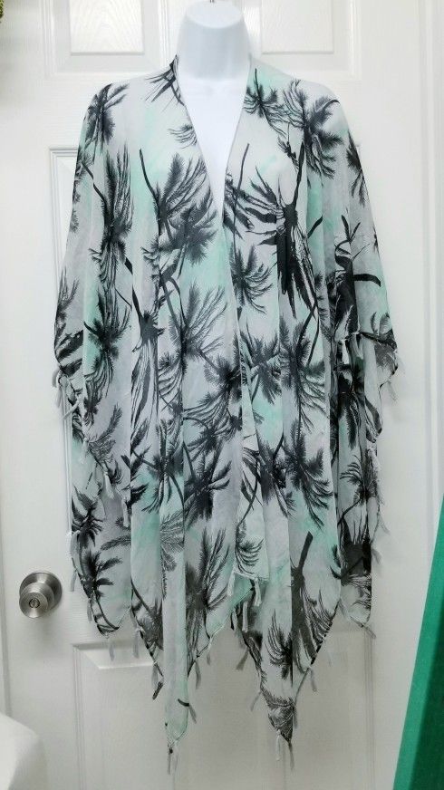 Green Tropical Print Cover up Scarf