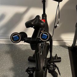 NordicTrack Commercial S27i Studio Electric Exercise Bike