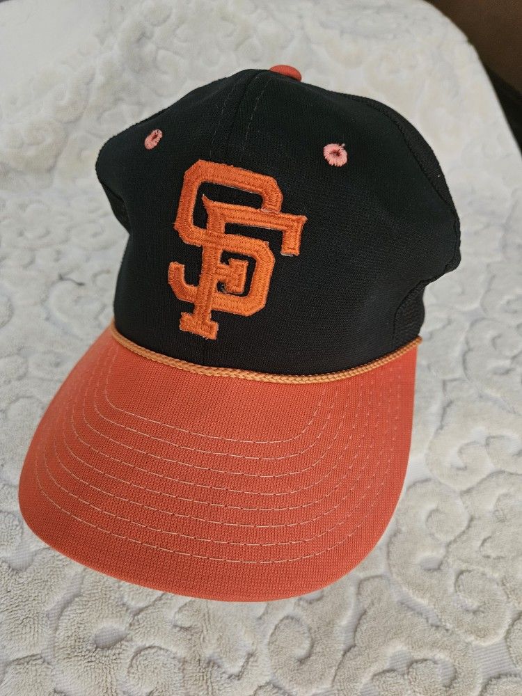 RARE Find! Vintage MLB San Francisco Giants Hat with Major Production Error