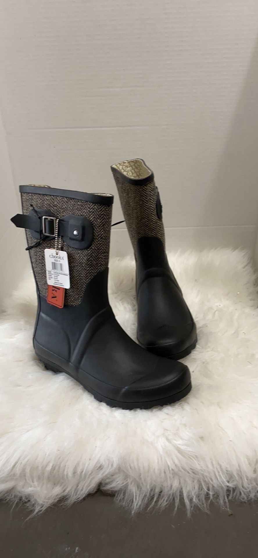 New with tag chooka rain boots size 6-7