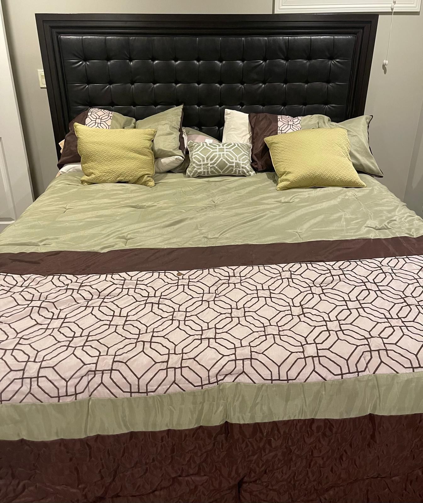 King Bed Set – Headboard + Frame + Box Springs + Mattress – Great Condition