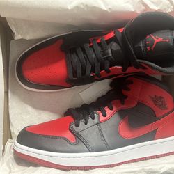Jordan 1 Mid Banned Size 13 New