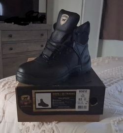 Steel toe boots