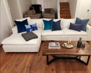 Beautiful Oversized Cloud Sectional in Excellent Condition!