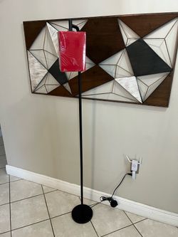 New Floor Lamp whit 💡, On / Off Switch Foot