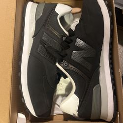 Men’s Size 8 Shoes 