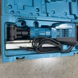 Makita HM1307CB 35 lb. Demolition Hammer