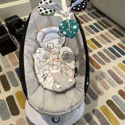 Mamaroo Baby Rocker