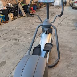Precor EFX 5.31 Elliptical Crosstrainer