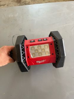 Milwaukee M18 flood light