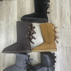Women’s Ugg’s (box)