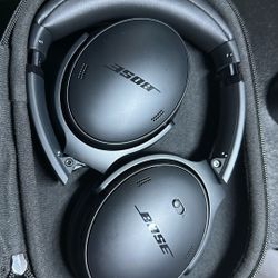 Brand New Open Box Never Used Bose Quiet Comfort 3