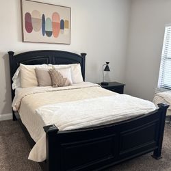 Black Bedroom Furniture 