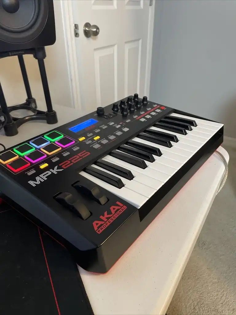 Akai Professional mpk225 - MIDI Keyboard