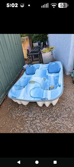 Paddle boat
