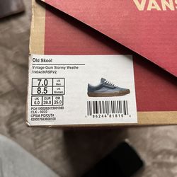Shoe