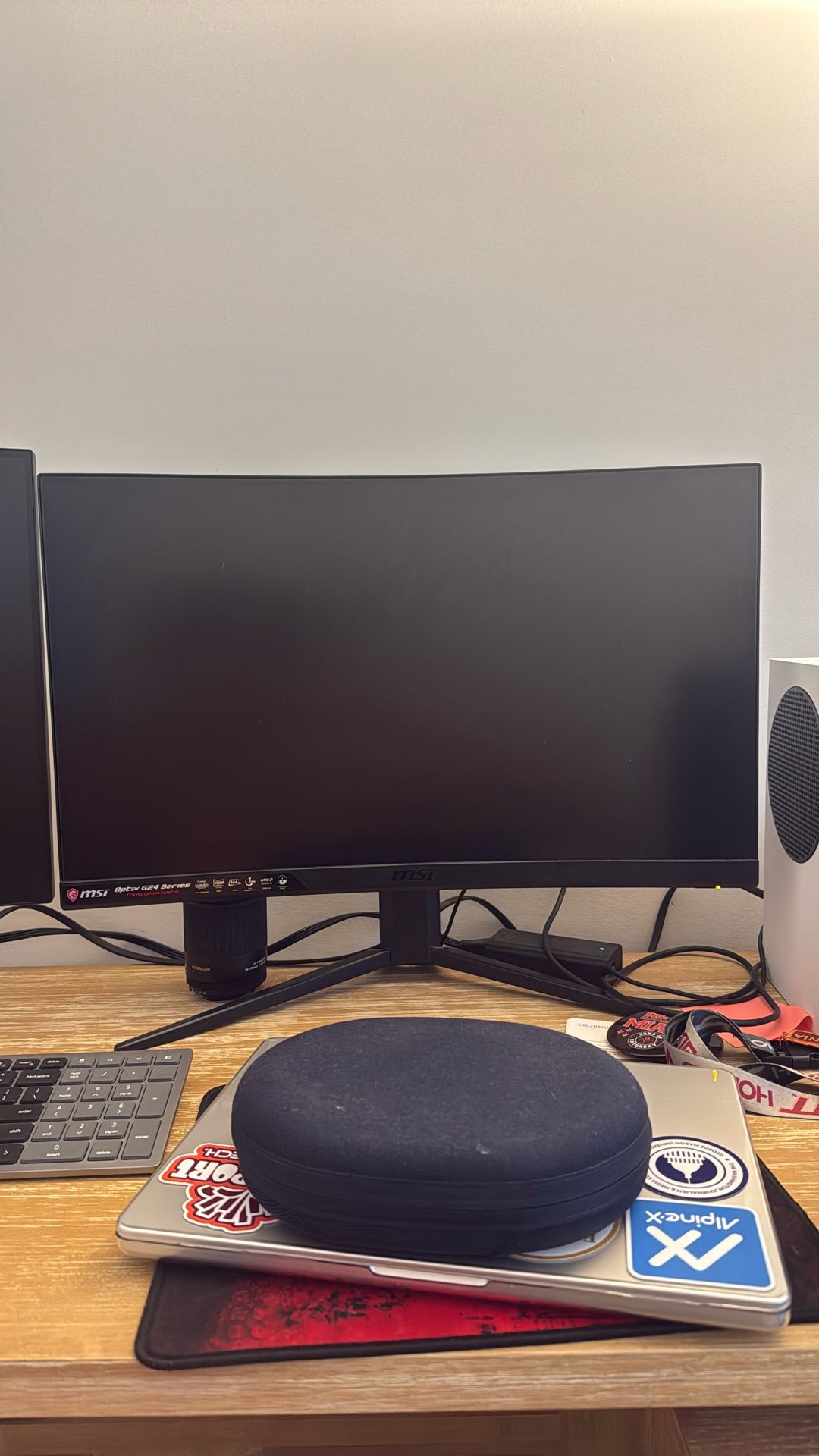 MSI Monitor 24”