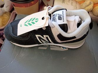 Shoes NB size 8 kids
