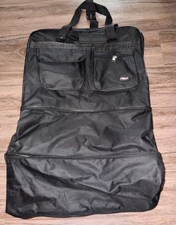 Large travel bag with wheels