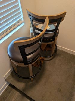 2 high chairs