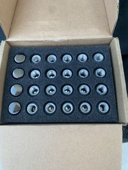 Set Of Stock GM Lugnuts