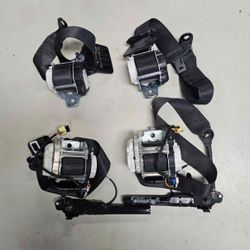 Jeep Wrangler JLU seatbelts 