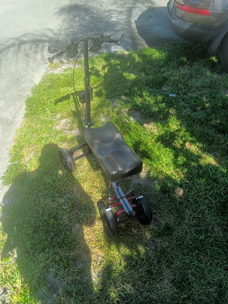 Steerable Knee Scooter 85 Obo
