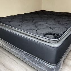14” Queen Midnight Collection Hybrid Pillow Top Mattress!